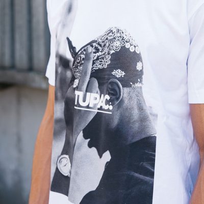 T-Shirt-2Pac-Fuck-The-World-in-wit zwart