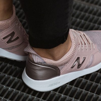 Sneaker-WRL-420-REVlite-Slip-On-in-pink_metallic-Ferse